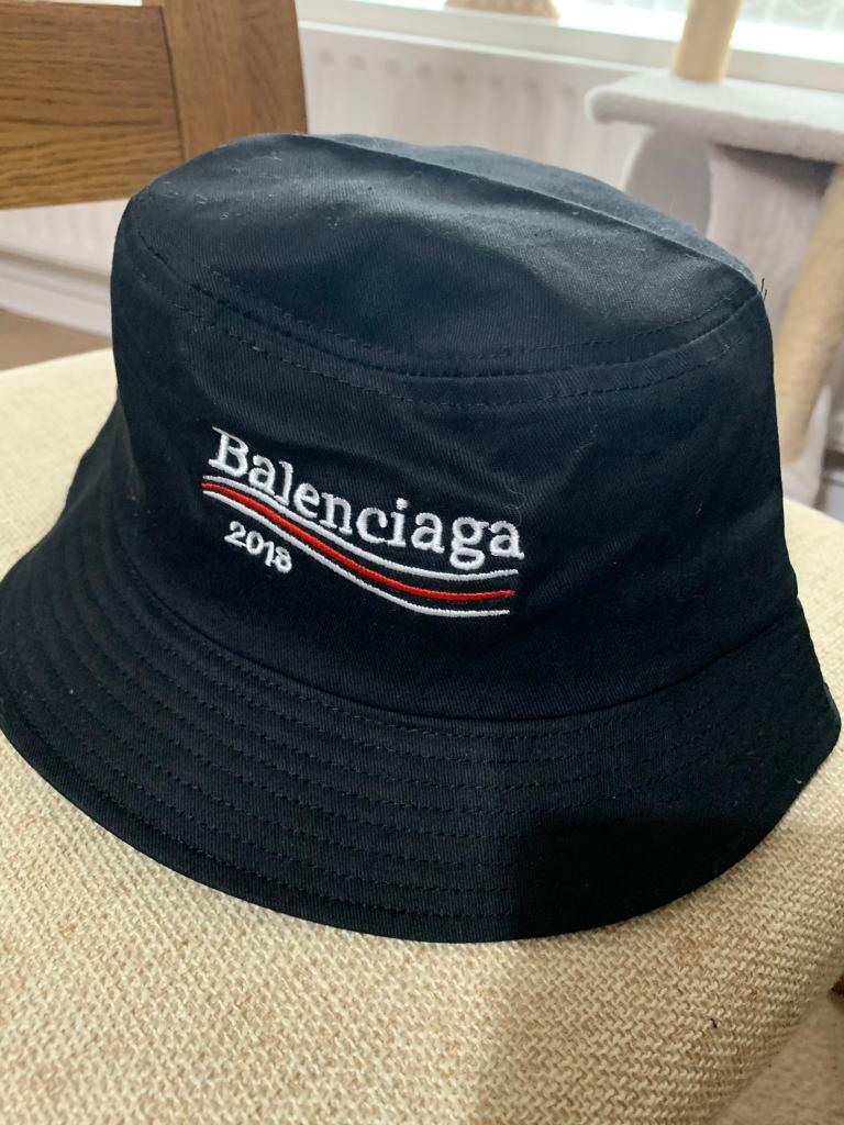 balenciaga snapback